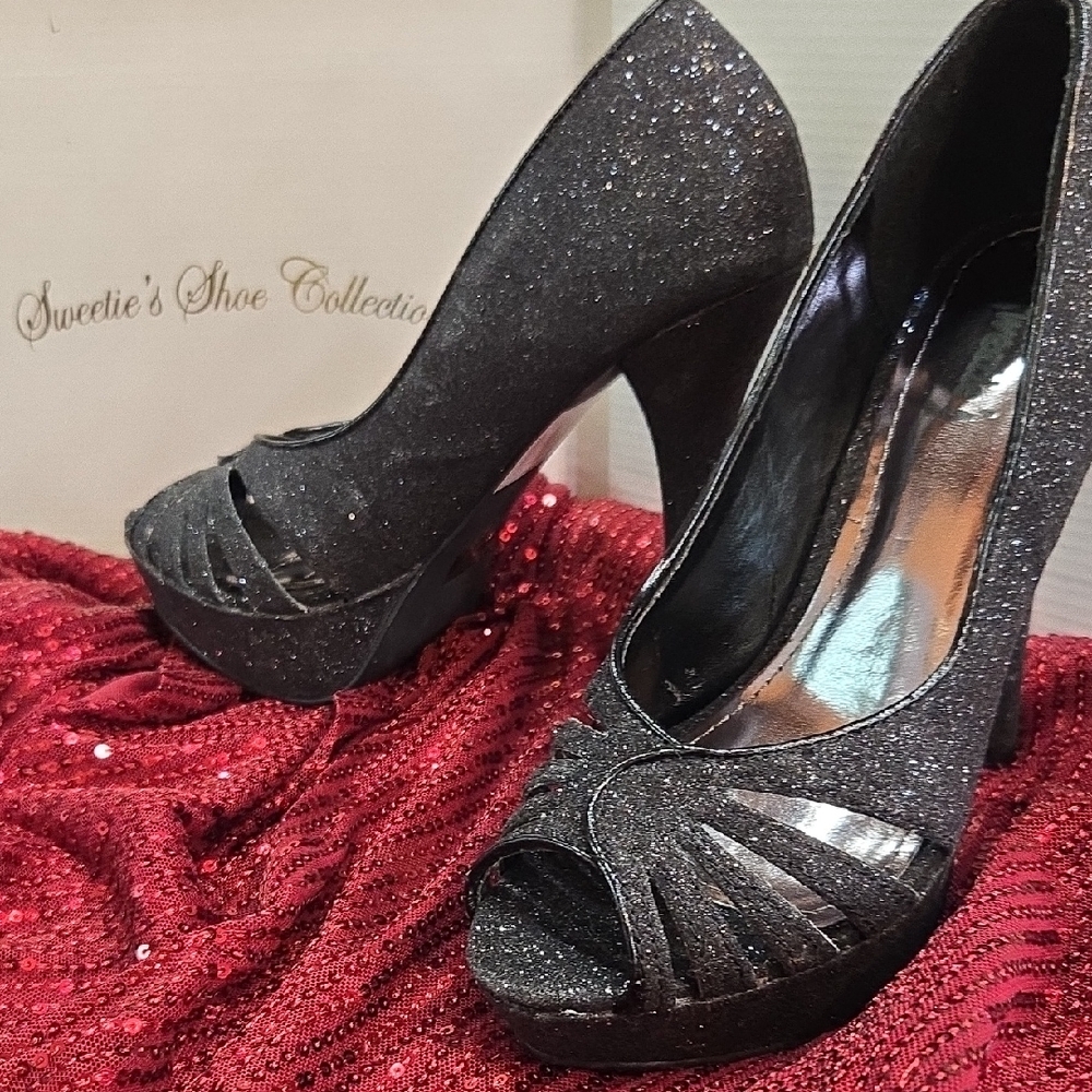 New Glittery Black Heels Size 6